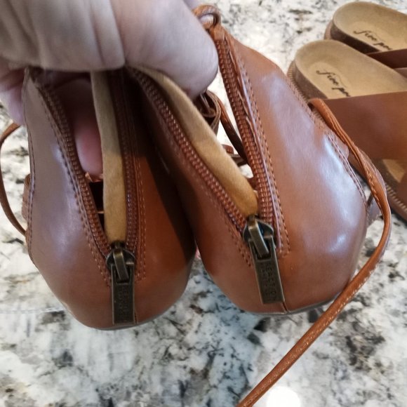 KENNETH COLE REACTION GLADIATOR SANDALS FLAWED - Picture 7 of 8